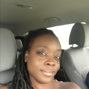 Meet your Posher, Dorcas